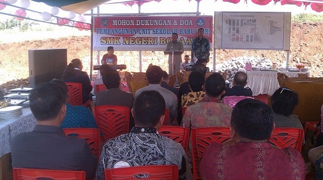 Bupati Hadiri Peletakan Batu Pertama Pembangunan SMK Bolaang