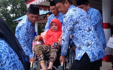 Indah Tinumbia Banjir Ucapan