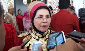 Walikota Tatong Bara