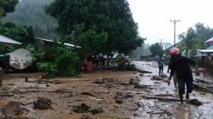 Kondisi banjir disertai lumpur  yang terjadi di Sangihe 