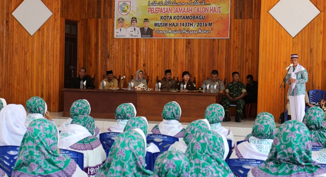 Pelepasan Jamaah Calon Haji Kotamobagu oleh yang dilaksanakan di aul antor walikota