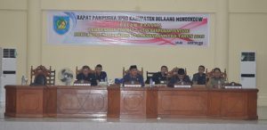 foto Penjabat Bupati saat menghadiri Rapat Paripurna DPRD 02