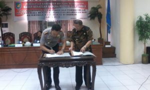 Bupati bersama Kapolres Saat penandatangan MoU