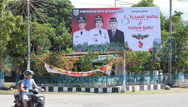 Pemkot Kotamobagu Sebar Baliho Dan Spanduk Ucapan Natal Dan Tahun Baru Totabuan Co