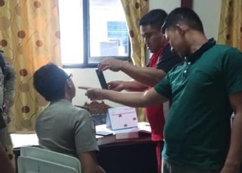 Bibir Anggota Satpol PP Pecah Dihantam Ibu Penjual Ikan