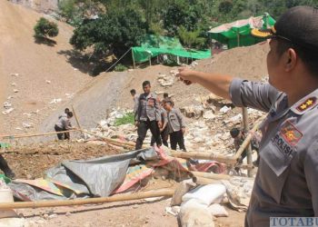 Polres Kotamobagu Turunkan Personil Tutup Tambang Bakan