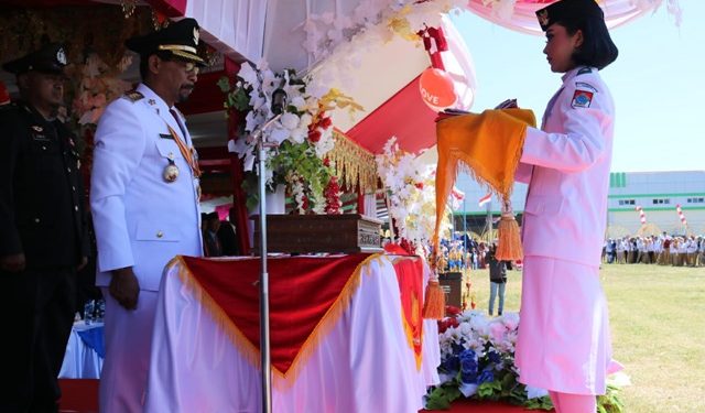 Bupati Boltim Jadi Irup HUT RI ke 74, Ketua DPRD Bacakan Naskah Proklamasi