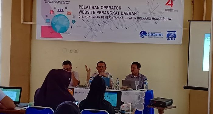 Kominfo Bolmong Beri Pelatihan Puluhan Operator Website