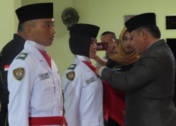 Wabup Bolsel Kukuhkan Anggota Paskibraka