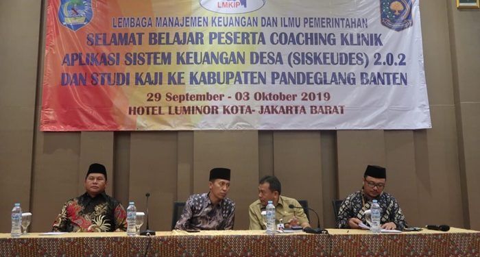 Aparat Desa se Bolsel Melakukan Studi Kaji dan Mengikuti Coaching Clinic Aplikasi Siskeudes