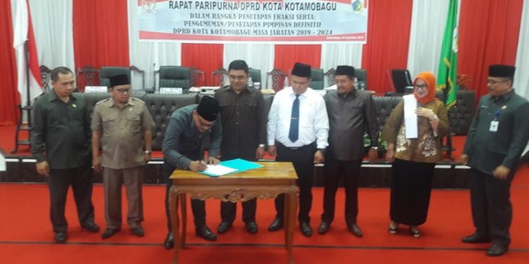 Selamat, Hj Win Ponuntul Jabat Ketua Fraksi Nasdem DPRD Kotamobagu