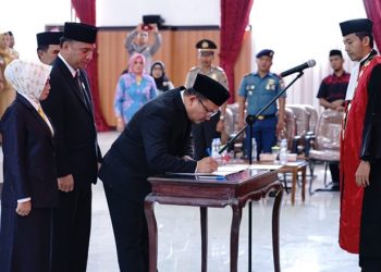 Tiga Pimpinan DPRD Bolsel Diambil Ambil Sumpah Janji