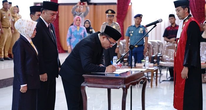 Tiga Pimpinan DPRD Bolsel Diambil Ambil Sumpah Janji