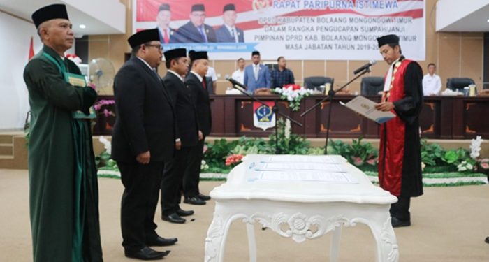Tiga Pimpinan DPRD Kabupaten Boltim Diresmikan