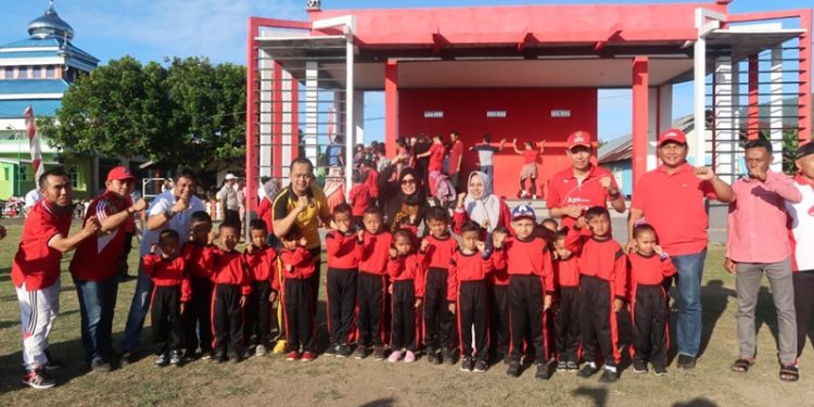 Bupati dan Wakil Bupati Bolsel Berkantor Sehari di Kecamatan Tomini