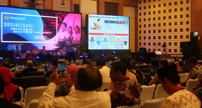 Bupati Bolsel Hadiri Sosialisasi Transfer ke Daerah dan Dana Desa