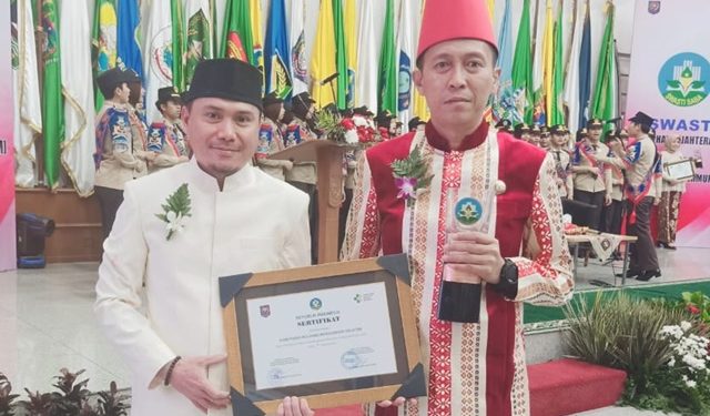 Bupati Bolsel Terima Penghargaam Swasti Saba