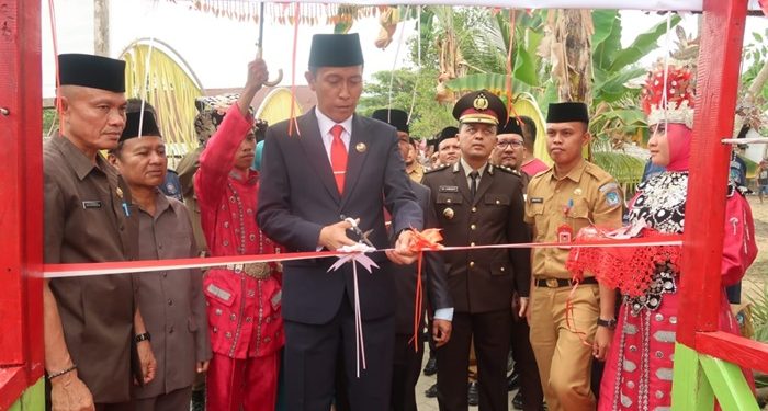 Bupati Iskandar Kamaru Resmikan Wisata Mangrove Dodepo