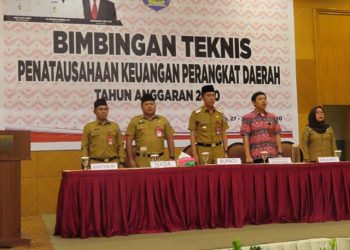 Ini Kata Bupati Iskandar Kamaru Saat Membuka Bimtek