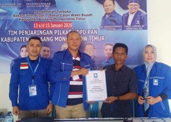 Ketua PPP Boltim Perdana Ambil Formulir  Pendaftaran Bakal Calon Bupati di DPD PAN