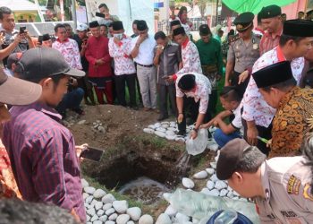 Bupati Bolsel Pimpin Pemusnahan Ribuan Liter Miras