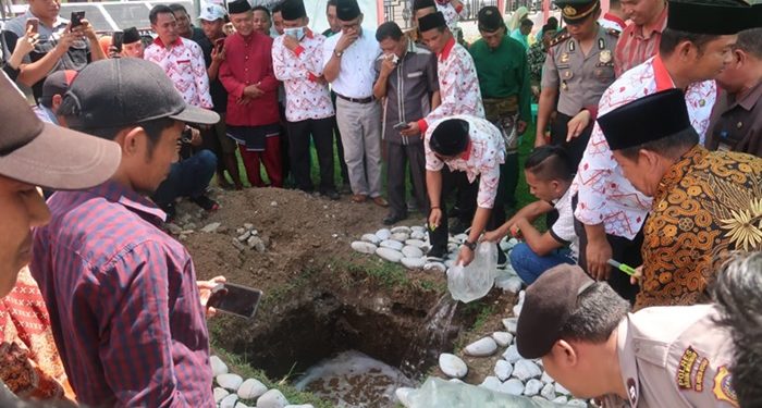 Bupati Bolsel Pimpin Pemusnahan Ribuan Liter Miras