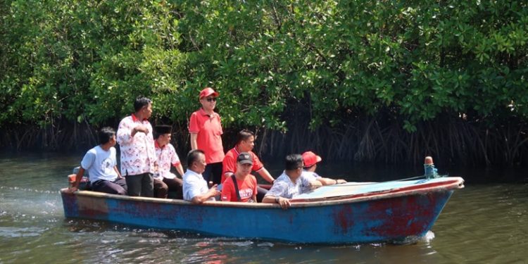 Iskandar: Desa di Bolsel Wajib Tanam Mangrove