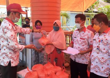 Pemkab Bolsel Salurkan Bantuan Sembako