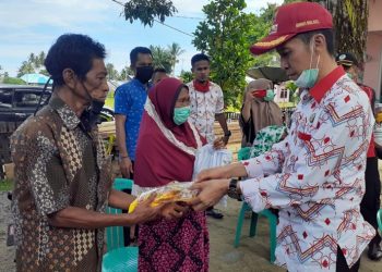 Taher Pakaya Terima 15 Kilo Beras Serta Bantuan Pokok Lainnya