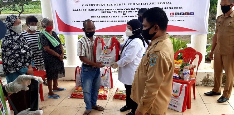 Penyandang Cacat Netra Bolmong Terima Bantuan