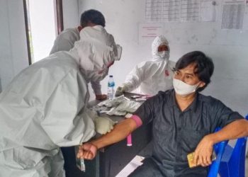 Komisioner Bawaslu Bolsel dan Jajaran Jalani Rapid Test