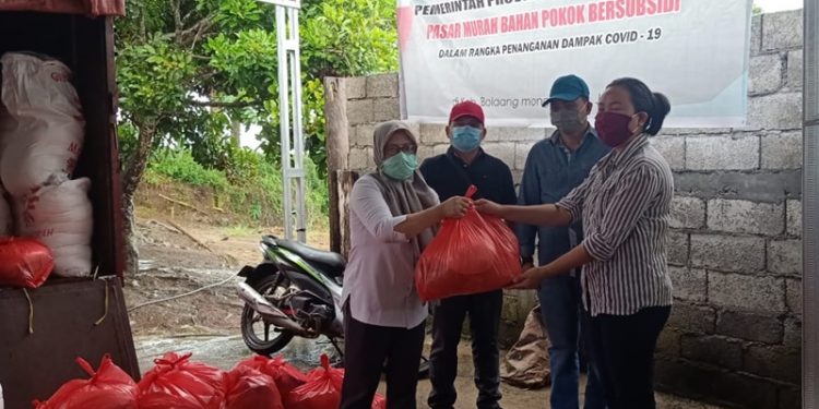 Disperindag Bolmong Jual Beras Premium 7.500 Perkilo