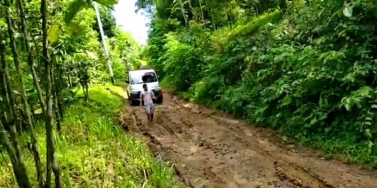 Pembangunan Jalan ke Desa Kolingangaan Masih Tersisa 12.5 Kilometer