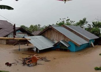 Banjir Mengakibatkan Jembatan Kosio  Bolmong Putus
