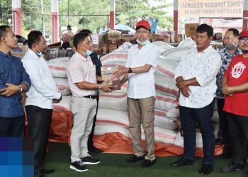 DPRD Bolmong Serahkan Bantuan Untuk Korban Banjir Bolsel