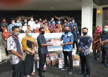 Bawaslu Sulut Peduli Korban Banjir di Bolmong dan Bolsel