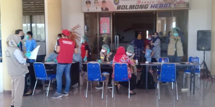 Pejabat Hingga Staf Pemkab Bolmong Ikut Swab Massal