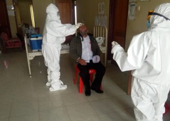 Puluhan Warga Desa Bakan di Swab