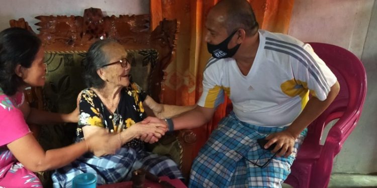 Ketika Edo Didoakan Jadi Bupati oleh Nenek Tertua di Boltim