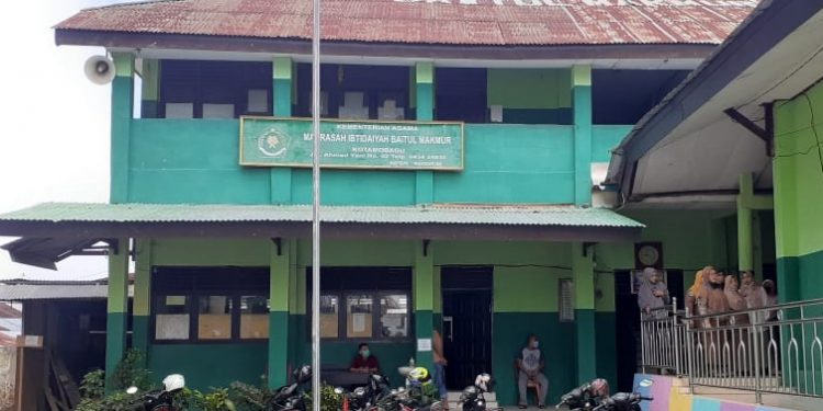 Dinilai Ilegal, Orang Tua dan Komite Protes Soal Pengelolaan Yayasan Insan Baitul Makmur