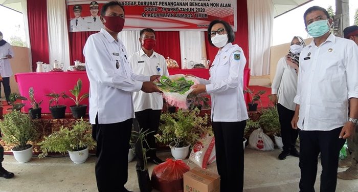 Warga di Enam Kecamatan Dumoga Raya Terima Bantuan Pangan