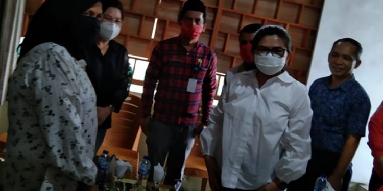 Bank SulutGo Salurkan CSR Untuk Lansia di Kecamatan Passi Barat