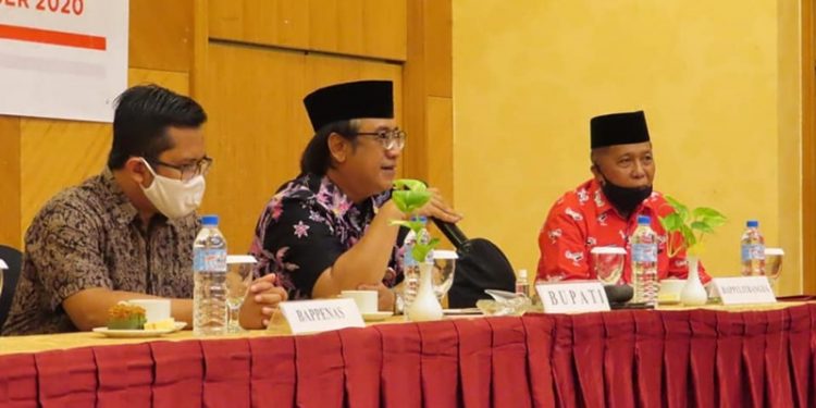 Praseno Hadi Tutup Asistensi Penyusunan Kerangka Makro Regional