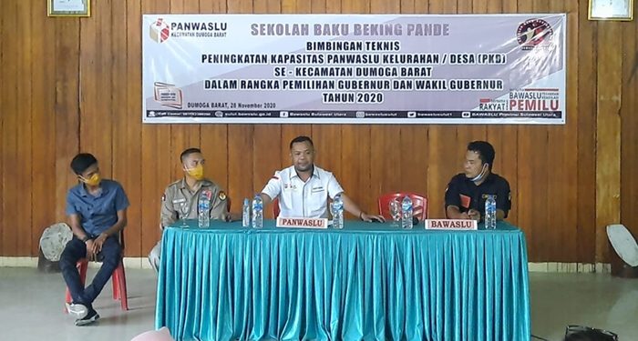 Mustarin Buka Bimtek Peningkatan Kapasitas Panwaslu se Kecamataan Dumoga Barat