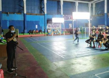 Ketua DPRD Kotamobagu Buka Open Tournamen Badminton Nasional Comunity