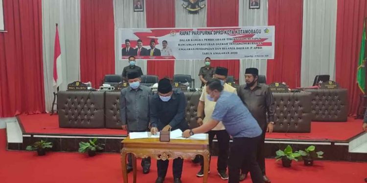 DPRD Kotamobagu Tetapkan Ranperda APBD Perubahan Tahun Anggaran 2020