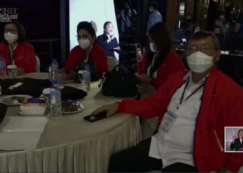 Pakai Jas Merah, Yasti Dampingi ODSK di Debat Pubik