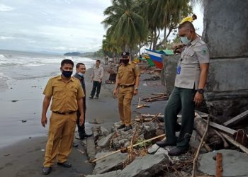 Inilah Data Kerusakan Rumah Yang Diterjang Ombak di Pesisir Desa Motabang Lolak
