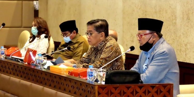 Herson Perjuangkan Pelebaran Jalan Kotamobagu – Boltim