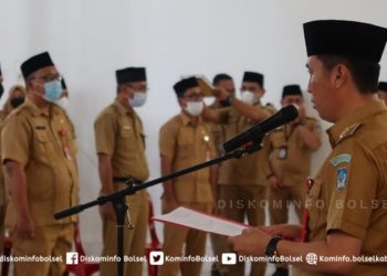 Iskandar Kamaru Lantik Pejabat Fungsional. Dua ASN Turun Pangkat